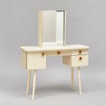 1003 1302 DRESSING TABLE